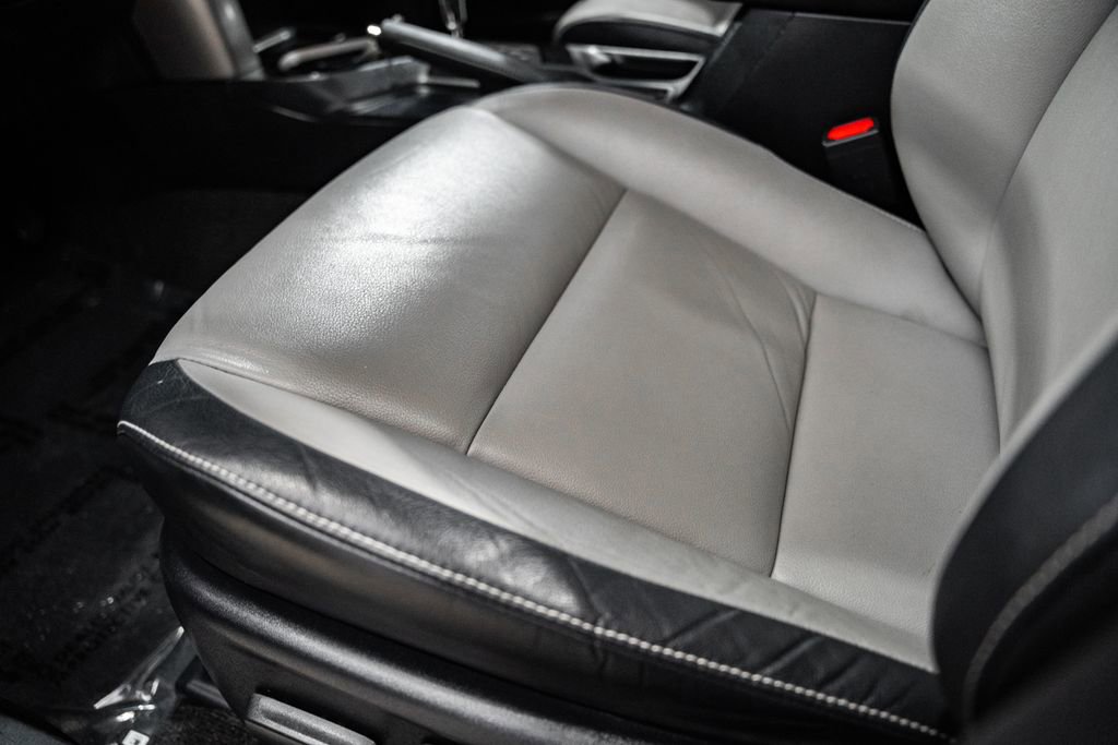 Used 2016 Toyota RAV4 Limited w/ Advanced Technology Package image 32