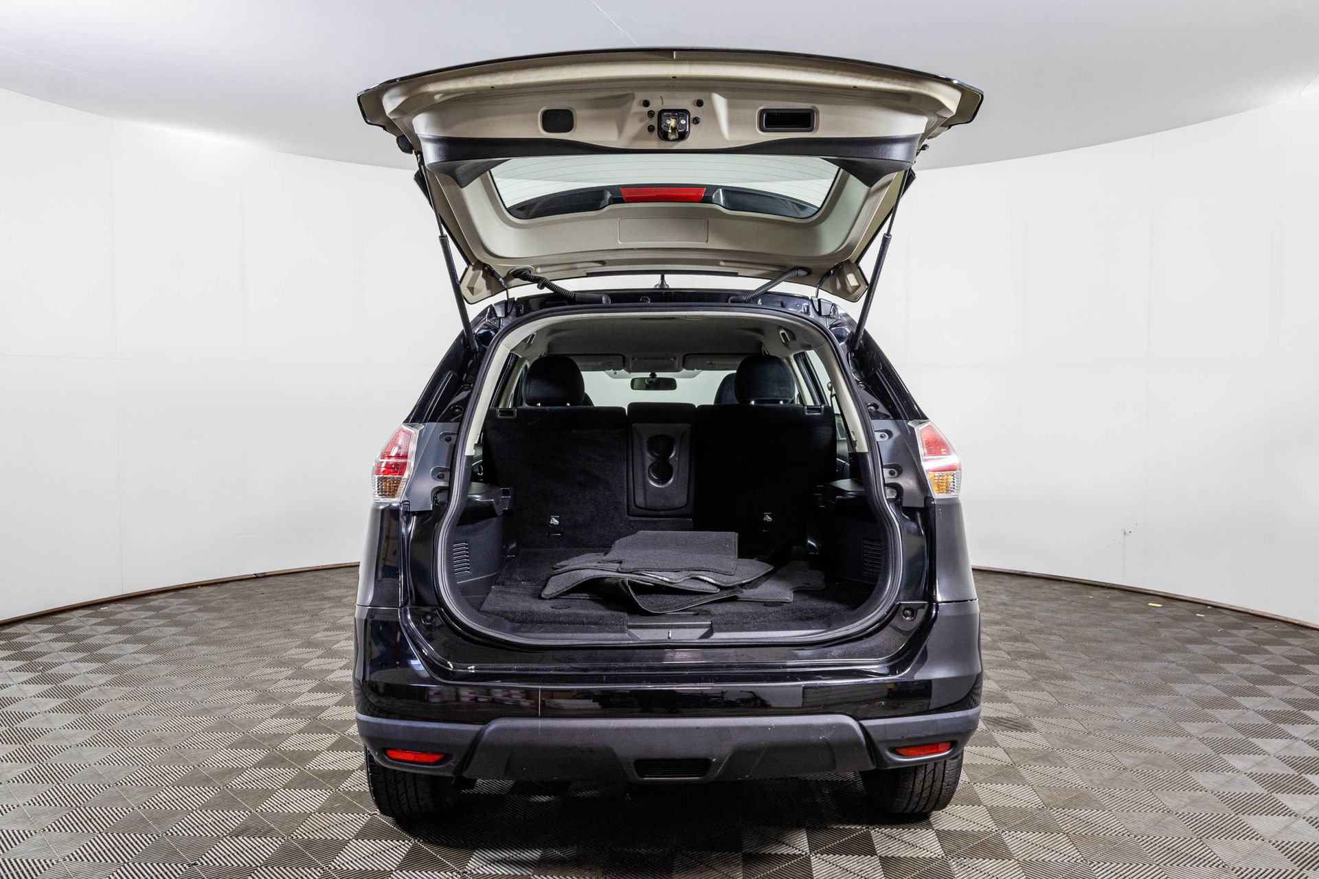 Used 2016 Nissan Rogue S AWD/4WD image 38