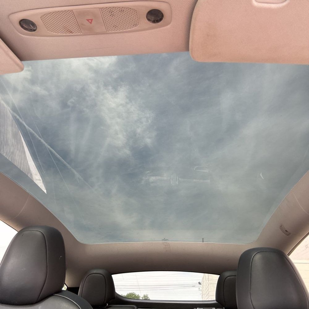 Used 2021 Tesla Model Y Long Range AWD/4WD image 11