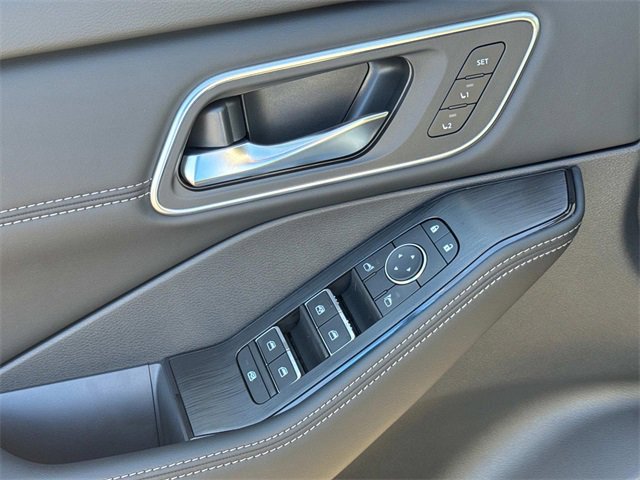 New 2026 Nissan Rogue Platinum w/ Platinum Premium Package image 25