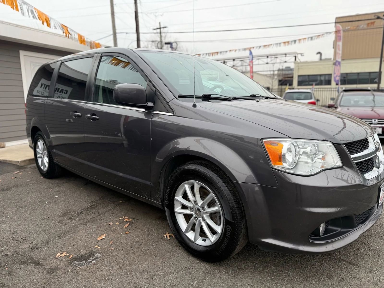 Used 2019 Dodge Grand Caravan SXT image 8