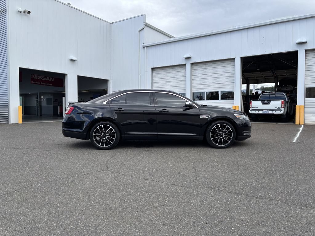 Used 2019 Ford Taurus Limited AWD/4WD image 8