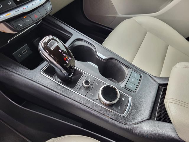 Used 2021 Cadillac XT4 Luxury w/ Cold Weather Package image 10