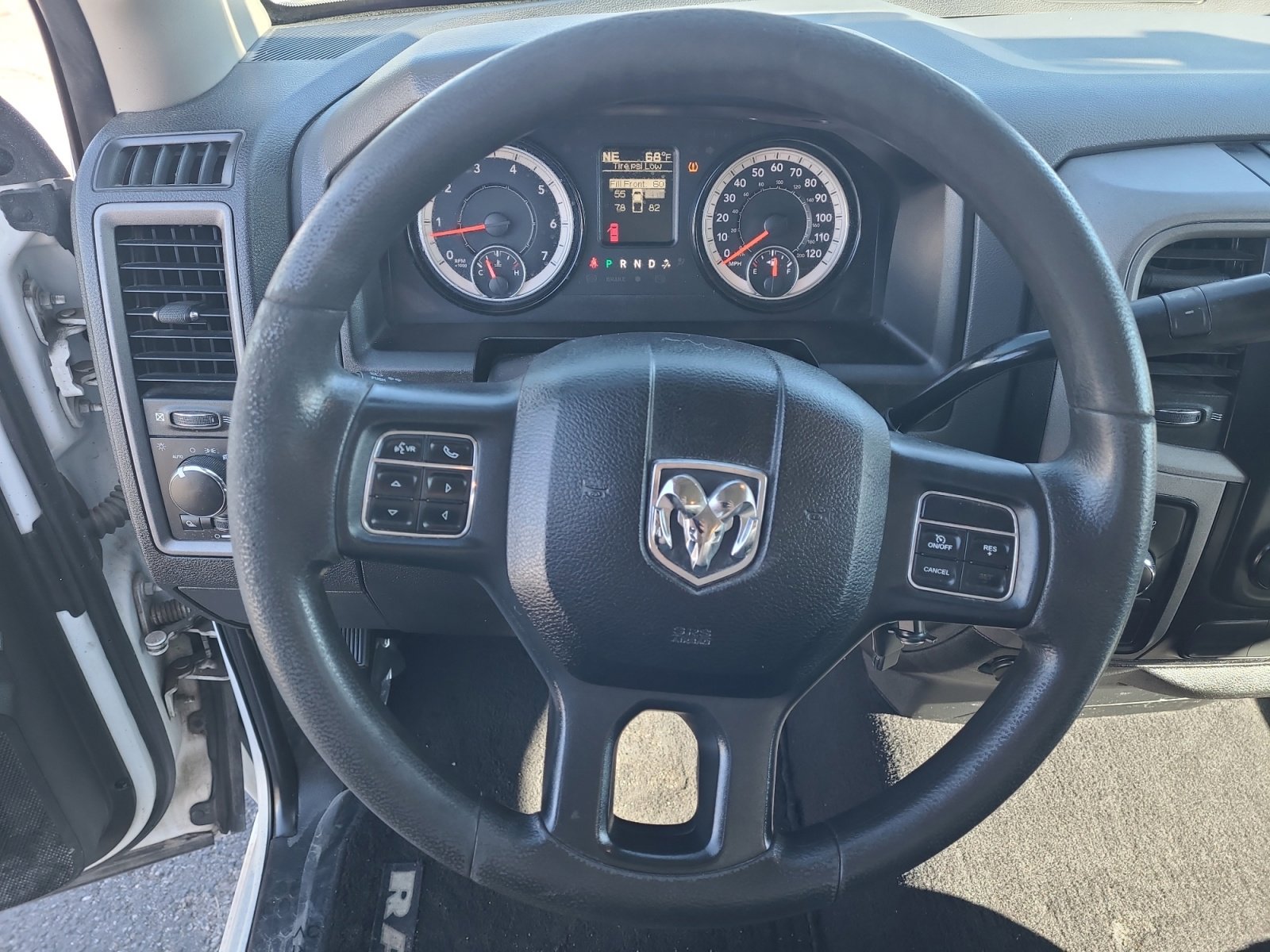 Used 2018 RAM 2500 Tradesman w/ Chrome Appearance Group image 16