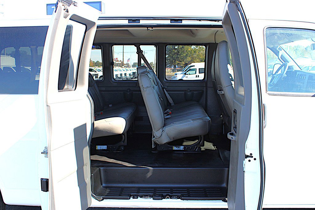 Used 2020 Chevrolet Express 3500 LS image 8