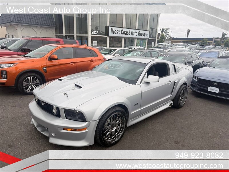 Used 2005 Ford Mustang GT RWD image 2
