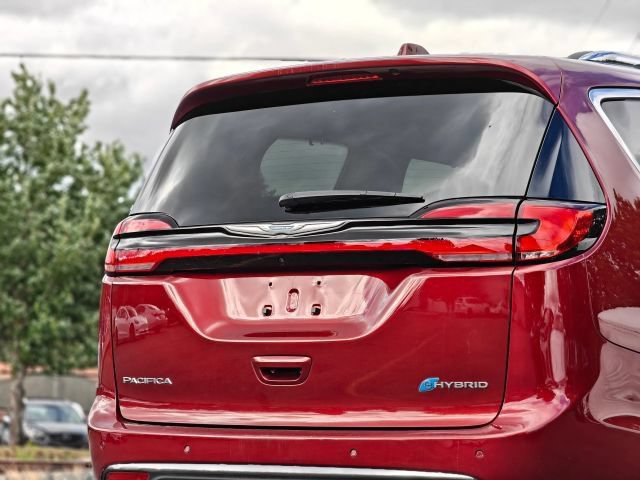 Used 2021 Chrysler Pacifica Limited FWD image 11