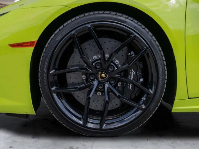Used 2016 Lamborghini Huracan LP 610-4 Avio AWD/4WD image 32