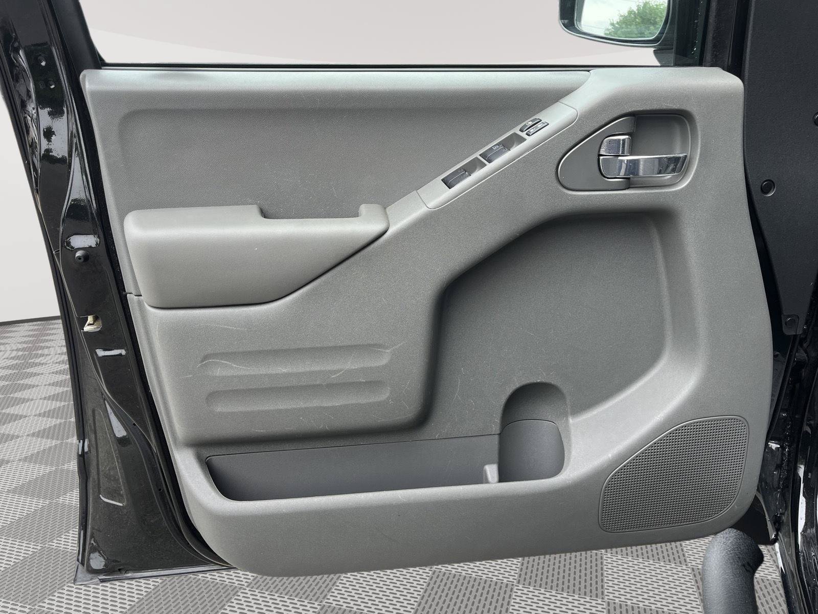 Used 2020 Nissan Frontier SV AWD/4WD image 21