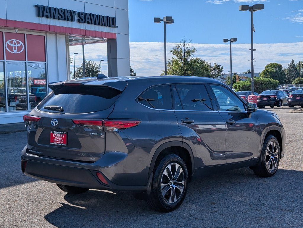 Certified 2022 Toyota Highlander XLE AWD/4WD image 7