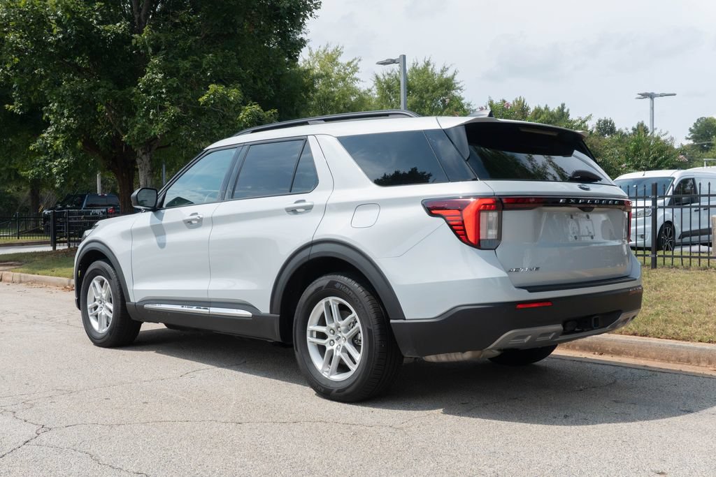 Used 2025 Ford Explorer Active w/ Active Comfort Package RWD image 13