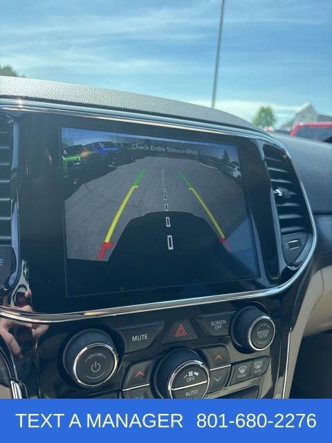 Used 2020 Jeep Grand Cherokee Laredo w/ 18" Wheel & 8.4" Radio Group AWD/4WD image 19