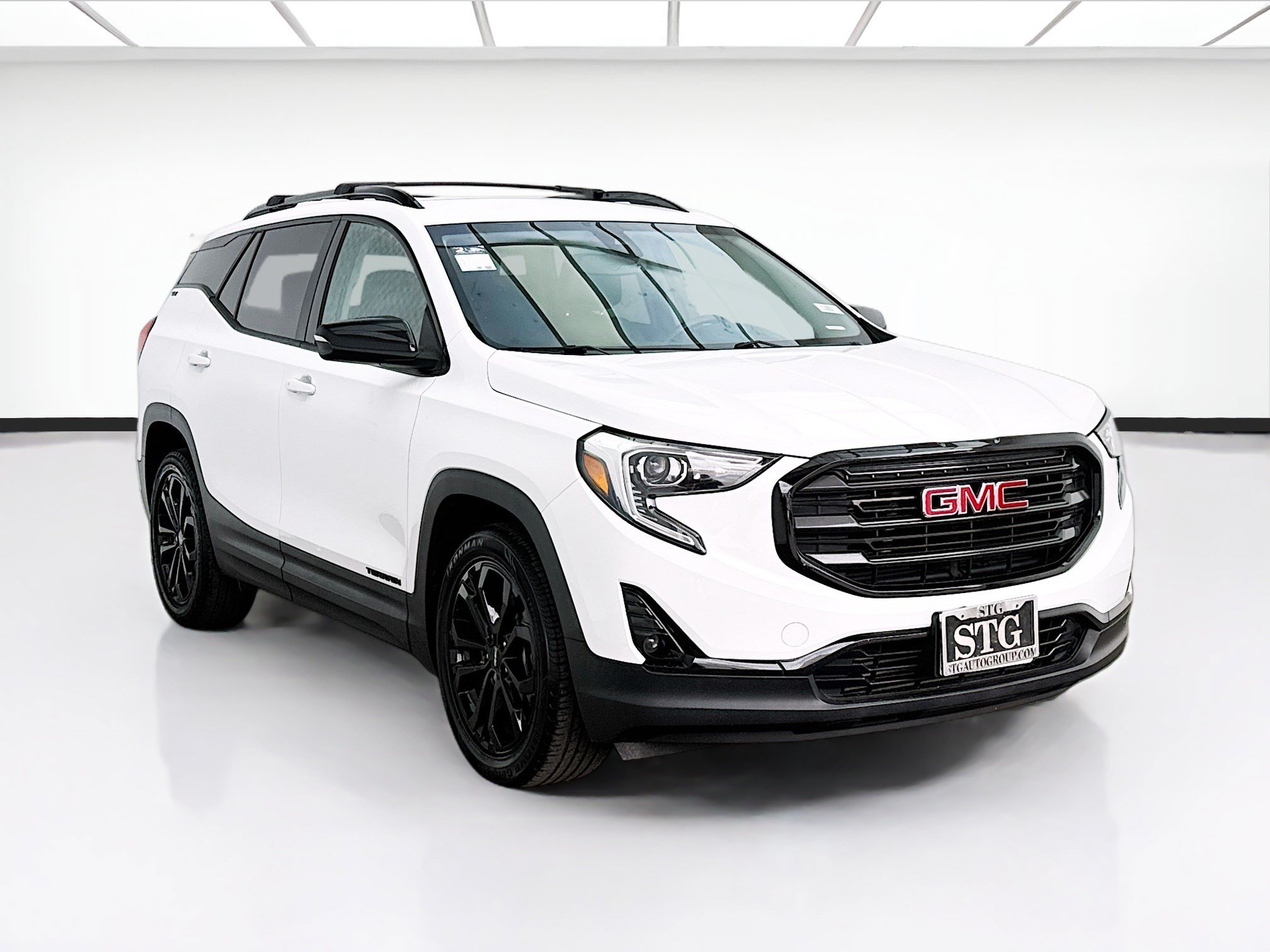 Used 2020 GMC Terrain SLT w/ Preferred Package FWD image 3