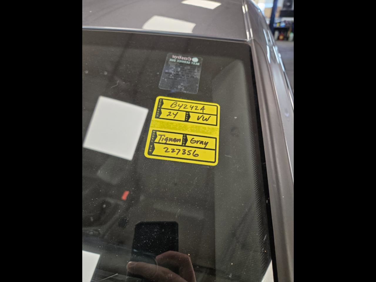 Used 2024 Volkswagen Tiguan SE R-Line image 37