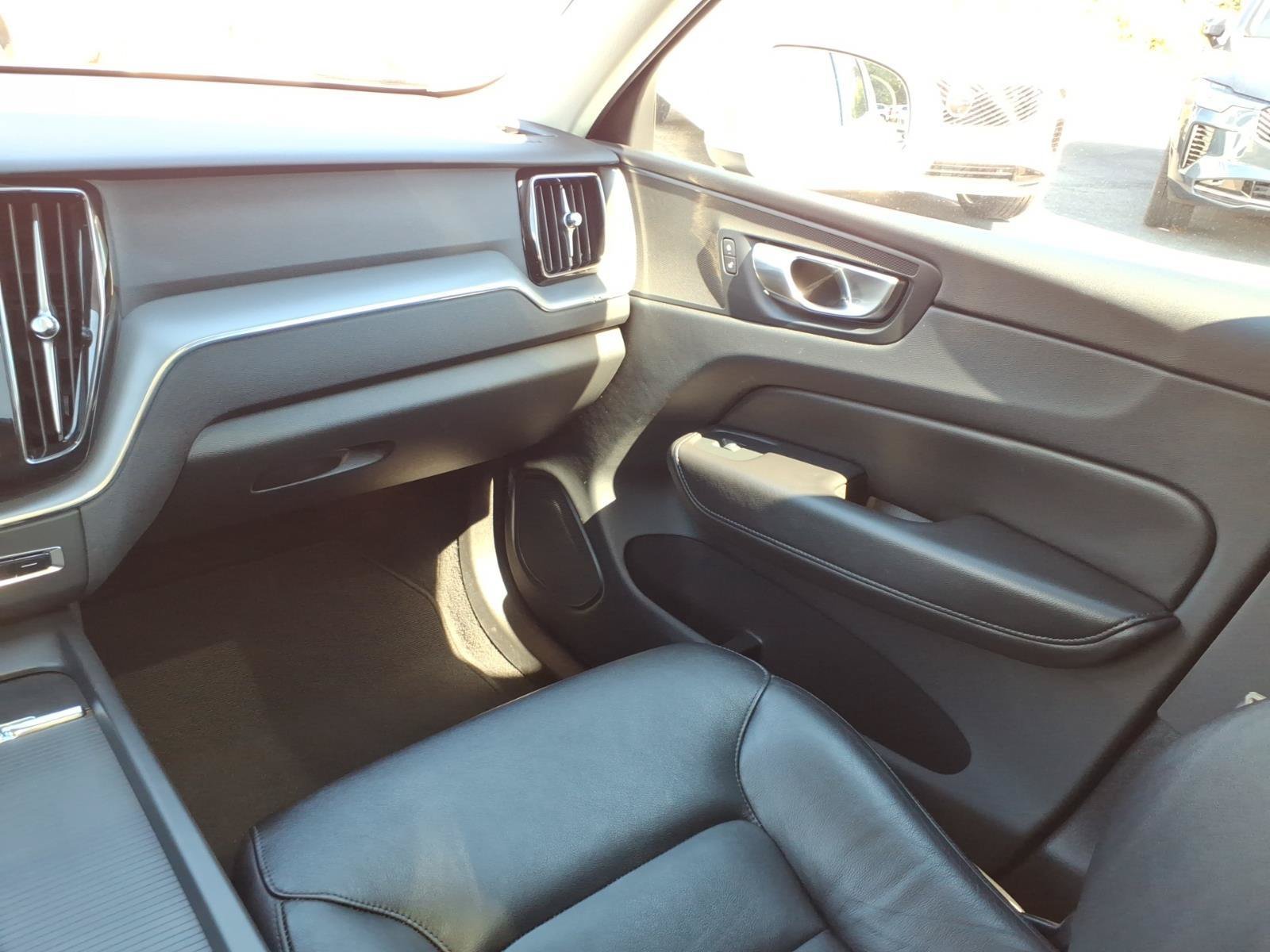 Certified 2023 Volvo XC60 B5 Core w/ Climate Package AWD/4WD image 16