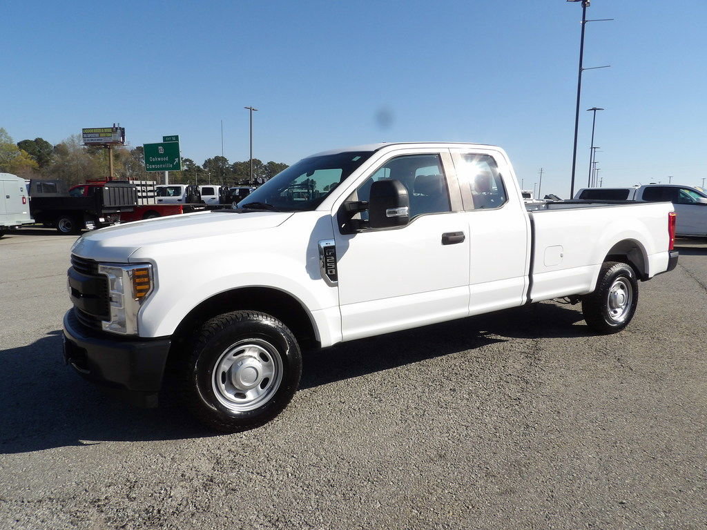 Used 2019 Ford F250 XL w/ Power Equipment Group image 3