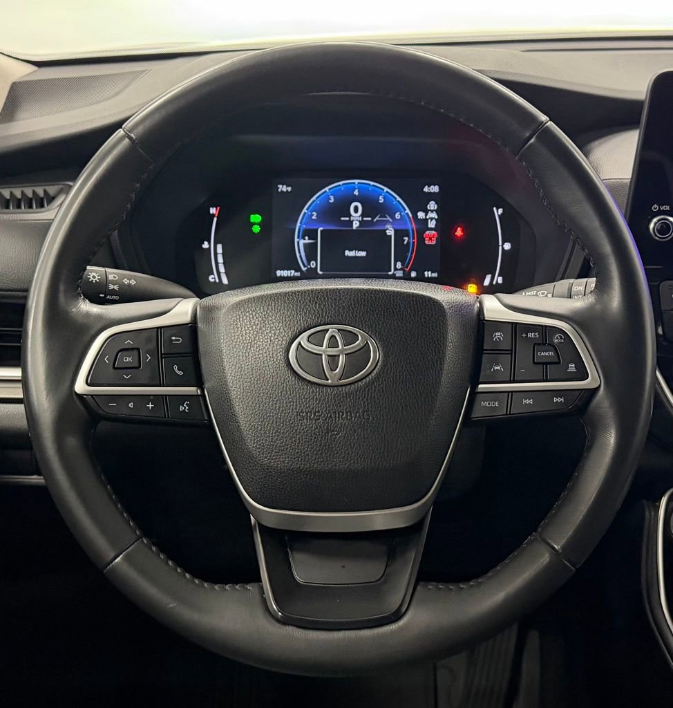 Used 2024 Toyota Grand Highlander AWD image 17