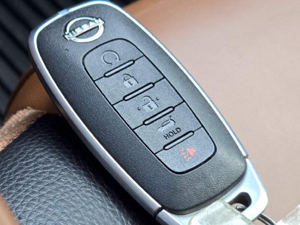 Used 2023 Nissan Pathfinder Platinum AWD/4WD image 42