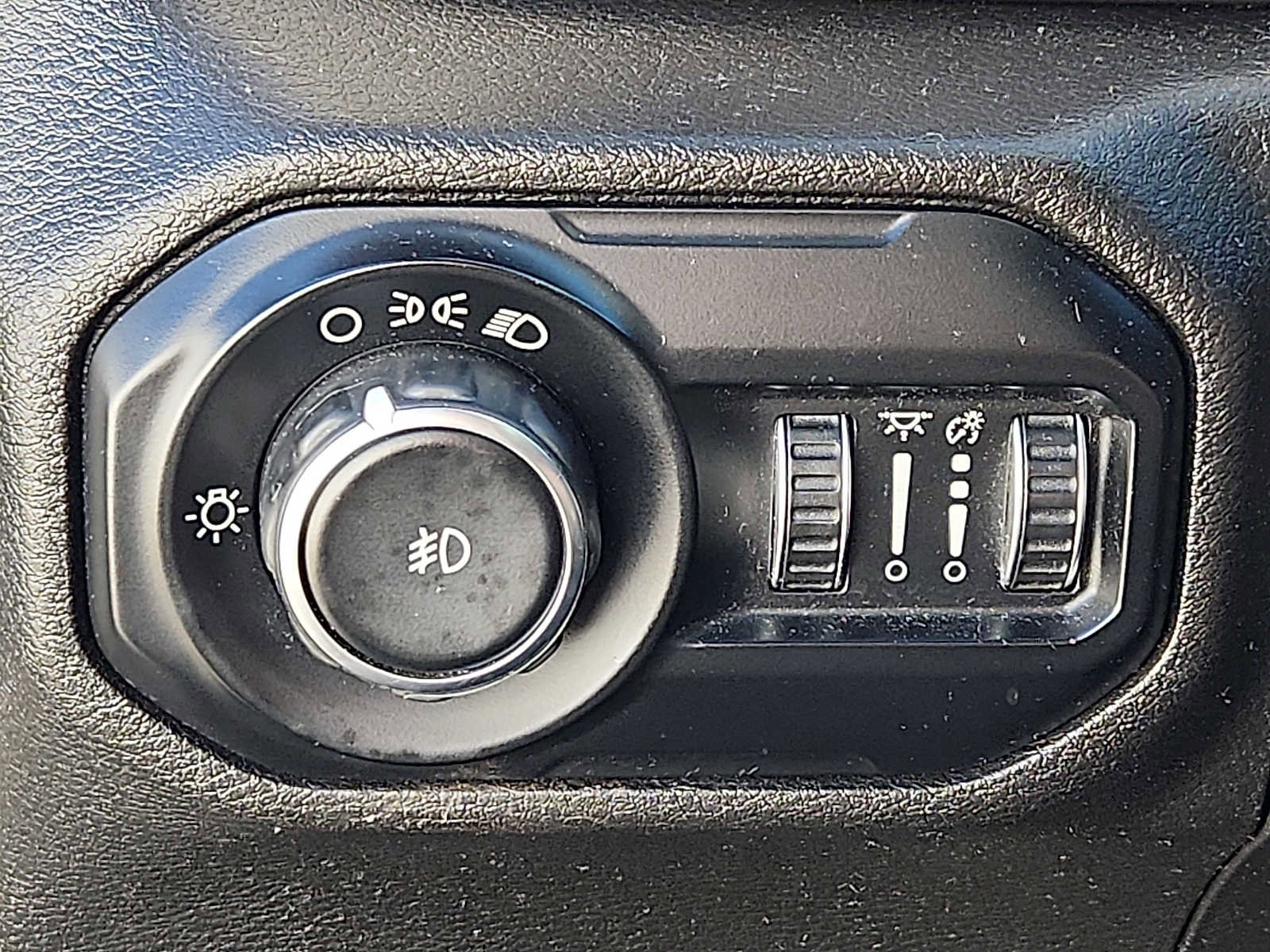 Used 2019 Jeep Wrangler Sport image 26