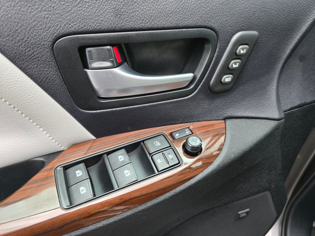 Used 2015 Toyota Sienna Limited Premium AWD/4WD image 40