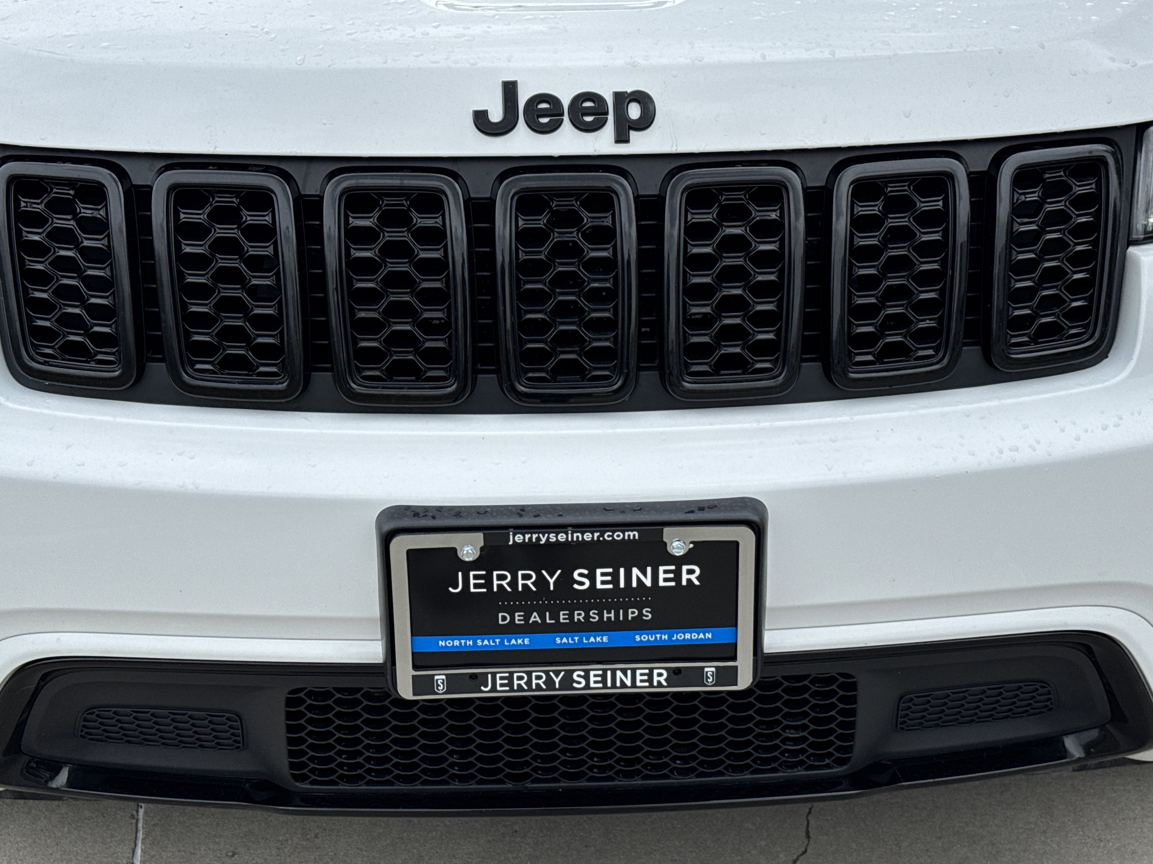 Used 2021 Jeep Grand Cherokee Laredo X image 9