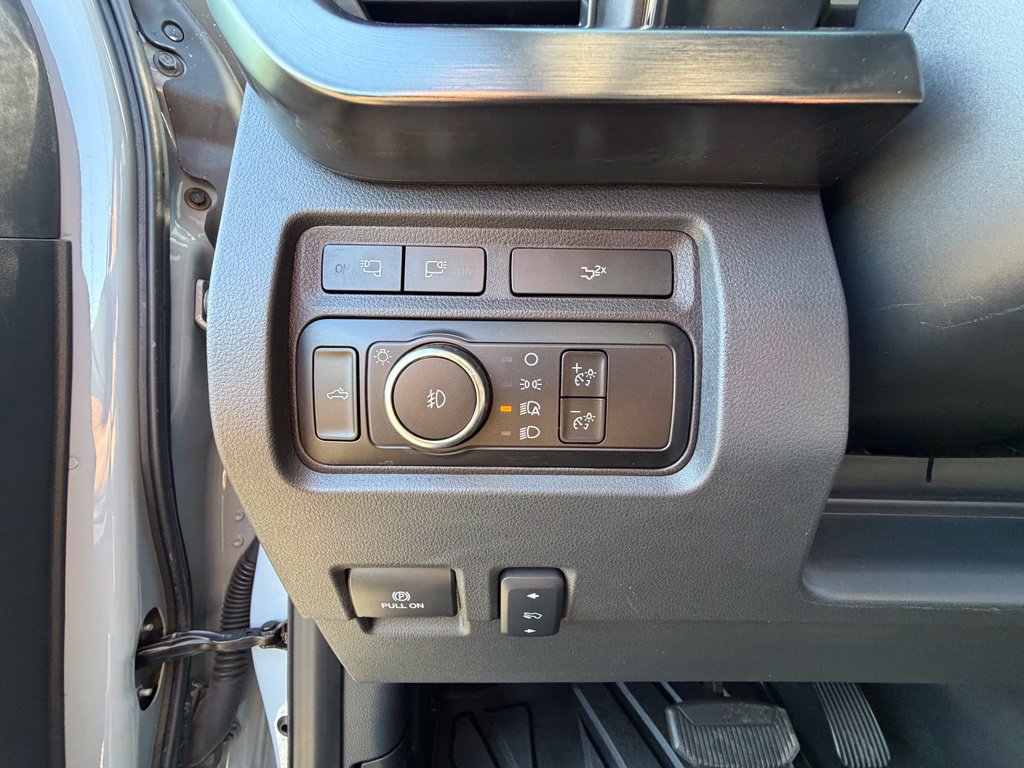 Used 2024 Ford F250 Lariat w/ Black Appearance Package AWD/4WD image 3