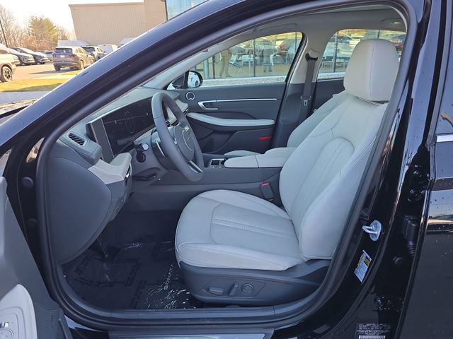 New 2025 Hyundai Sonata Limited image 11