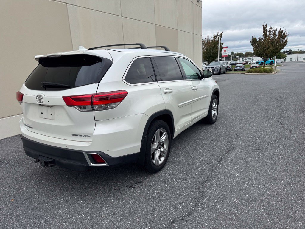 Used 2018 Toyota Highlander Limited AWD/4WD image 24