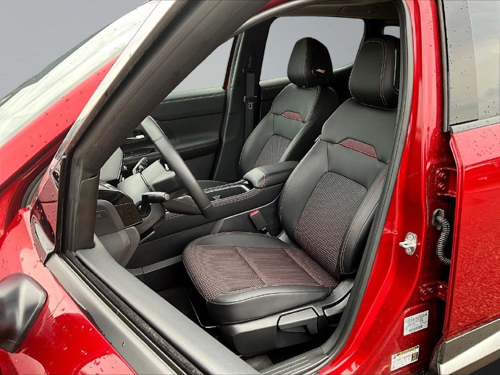 Used 2026 Nissan Kicks SR w/ SR Premium Package AWD/4WD image 26