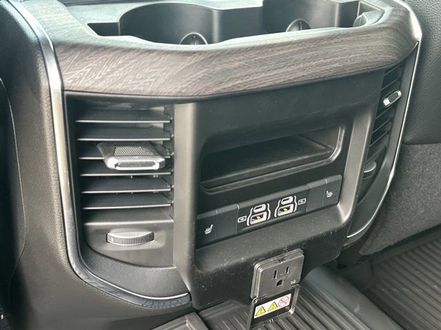 New 2026 RAM 3500 Laramie AWD/4WD image 25
