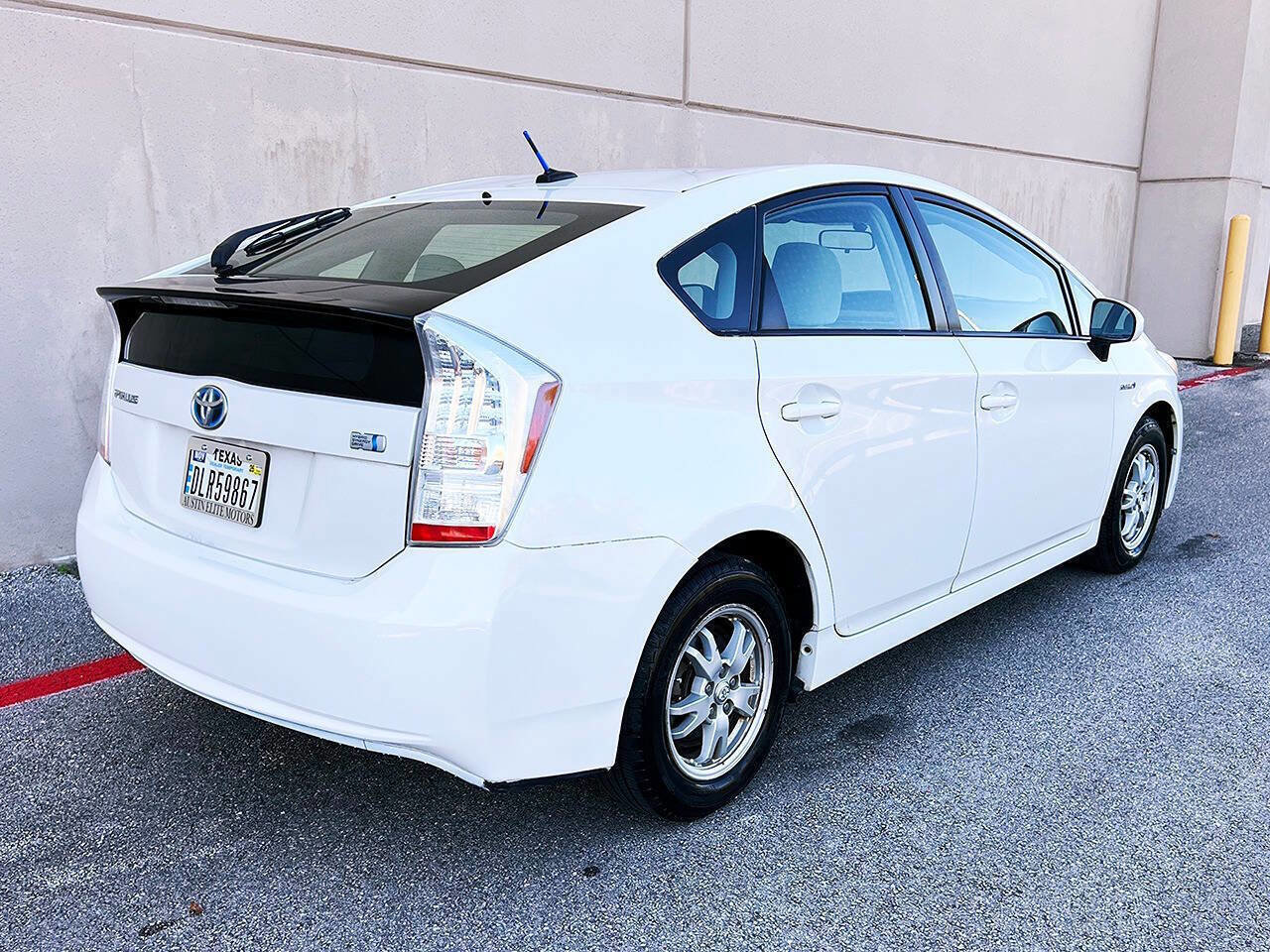 Used 2010 Toyota Prius Five image 10
