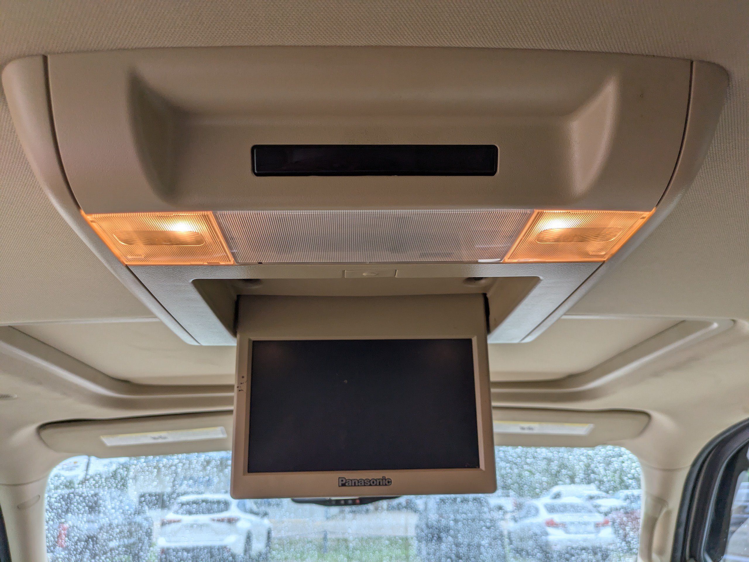 Used 2014 Chevrolet Suburban LT RWD image 14