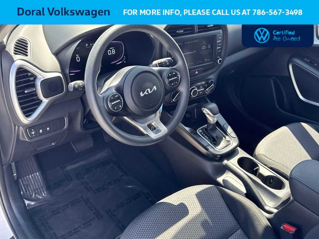 Used 2025 Kia Soul LX FWD image 13