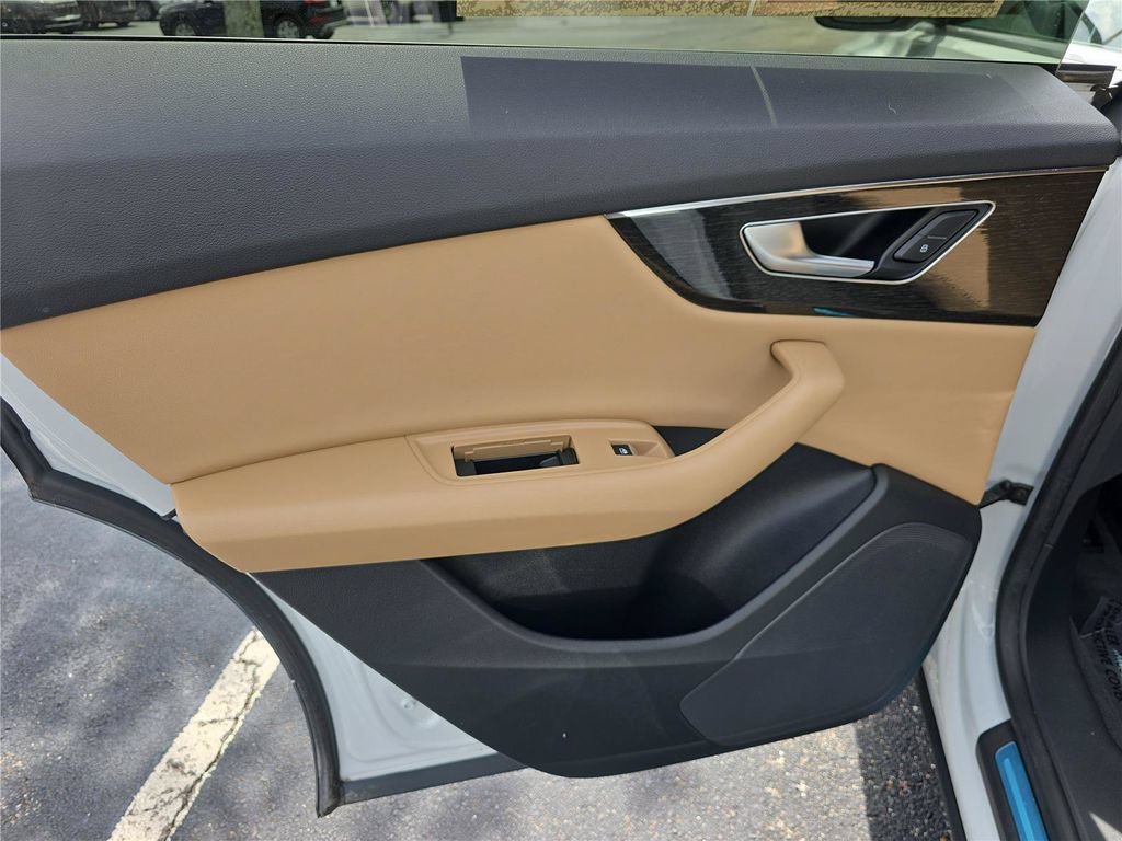 Used 2019 Audi Q8 Premium AWD/4WD image 11