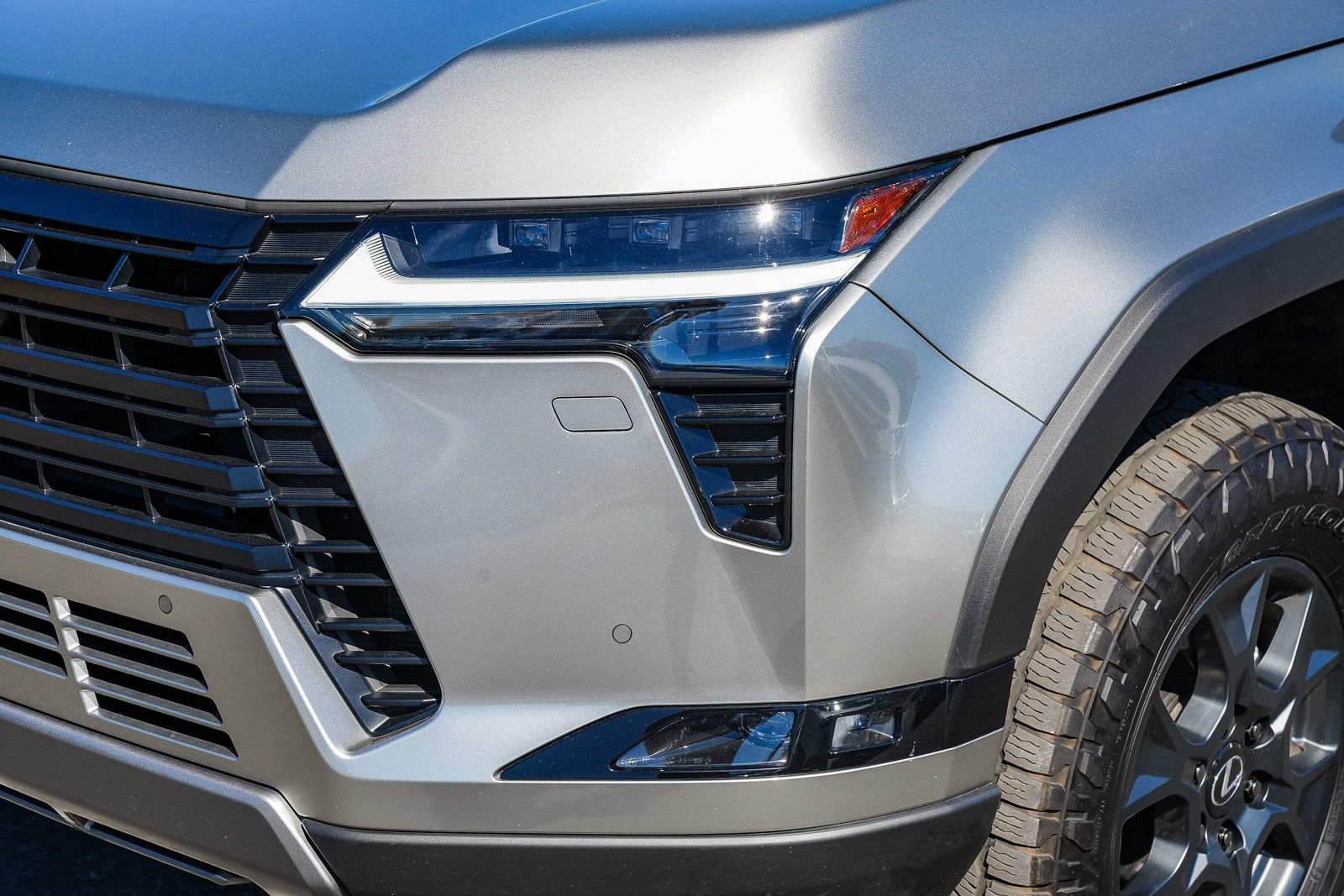 Used 2025 Lexus GX 550 AWD/4WD image 8