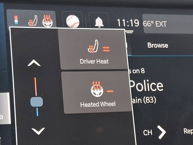 Used 2023 Chrysler Voyager LX image 27