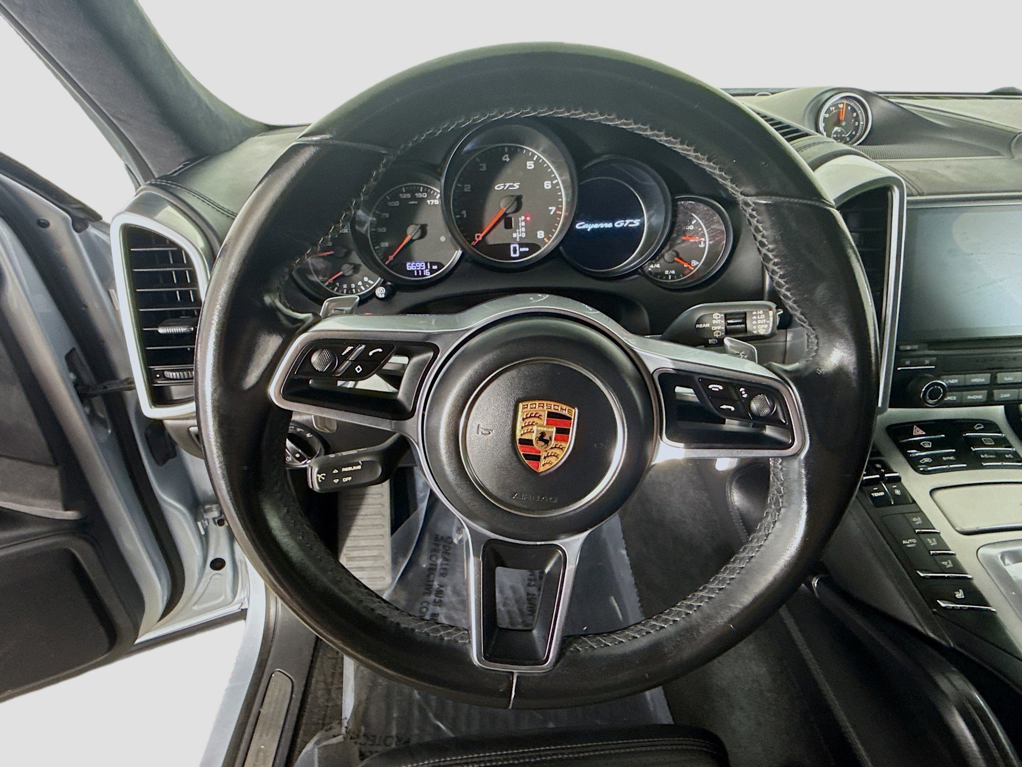 Used 2018 Porsche Cayenne GTS image 13