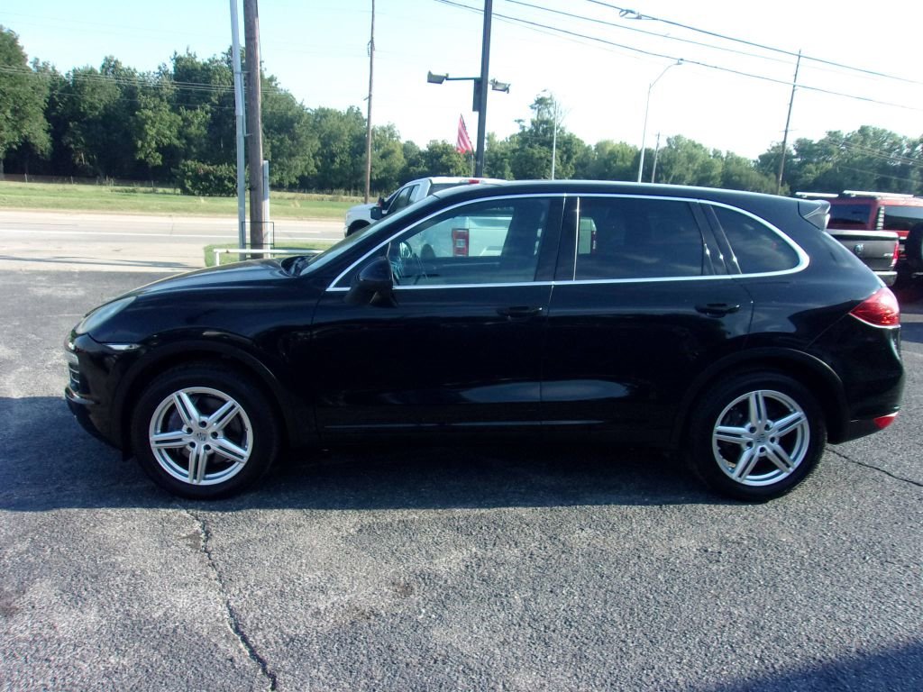 Used 2012 Porsche Cayenne Base image 2