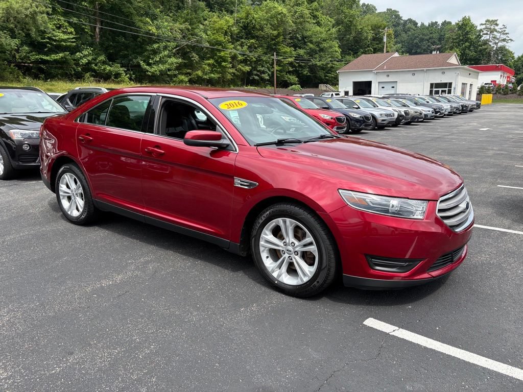 Used 2016 Ford Taurus SEL w/ Equipment Group 201A AWD/4WD image 7