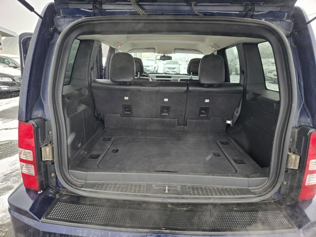 Used 2012 Jeep Liberty Sport image 15