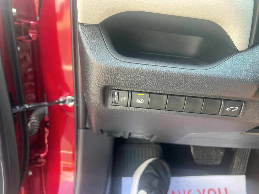 Used 2024 Toyota RAV4 XLE Premium FWD image 32