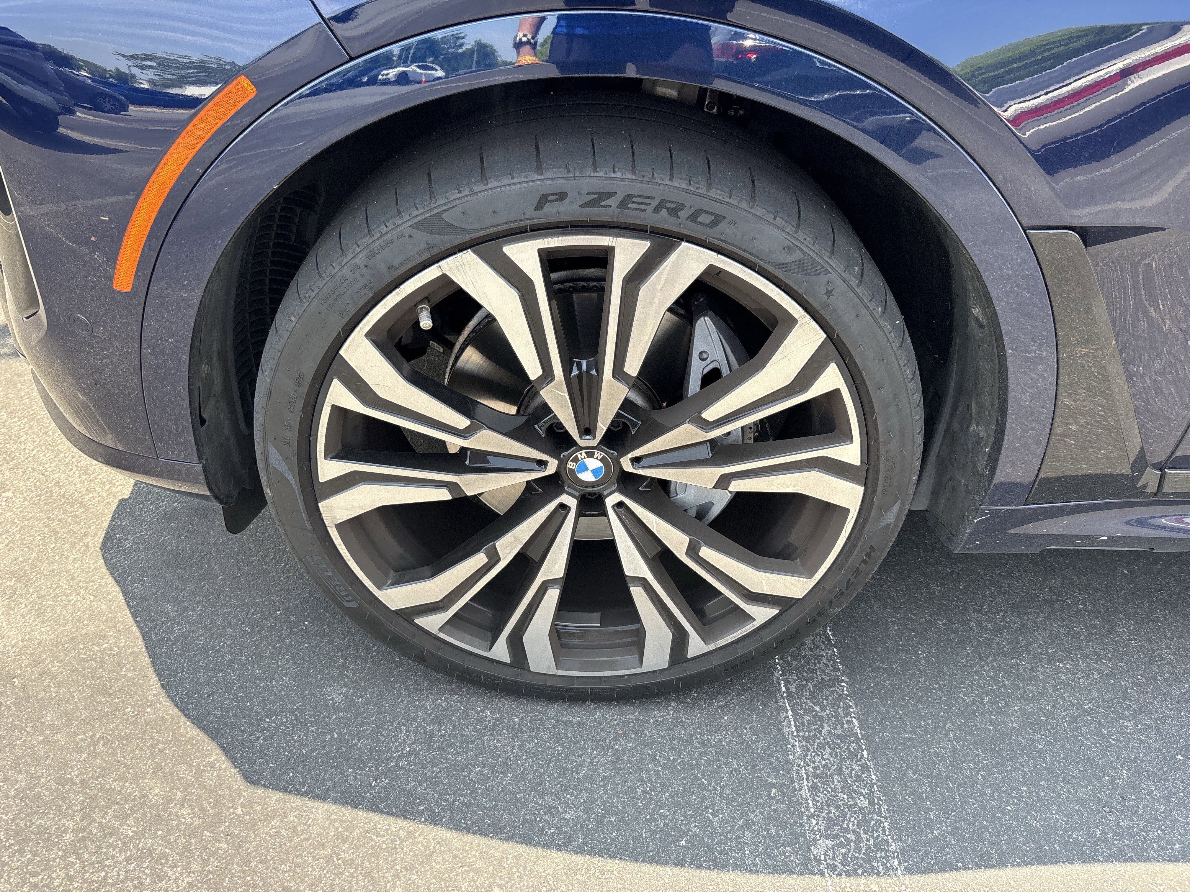 Certified 2023 BMW X7 xDrive40i w/ M Sport Package AWD/4WD image 31