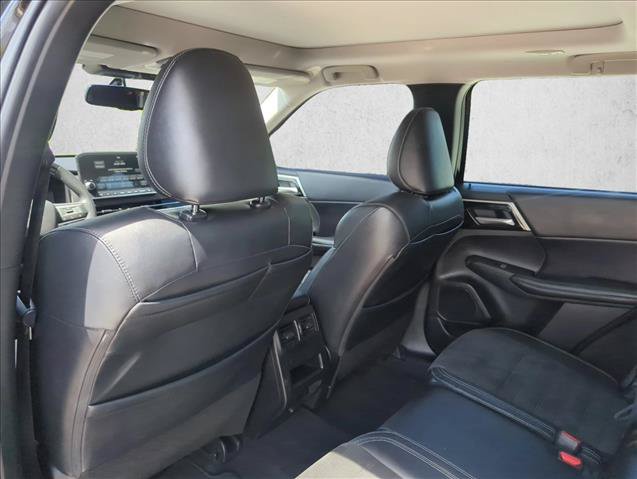 Used 2023 Mitsubishi Outlander SE AWD/4WD image 18