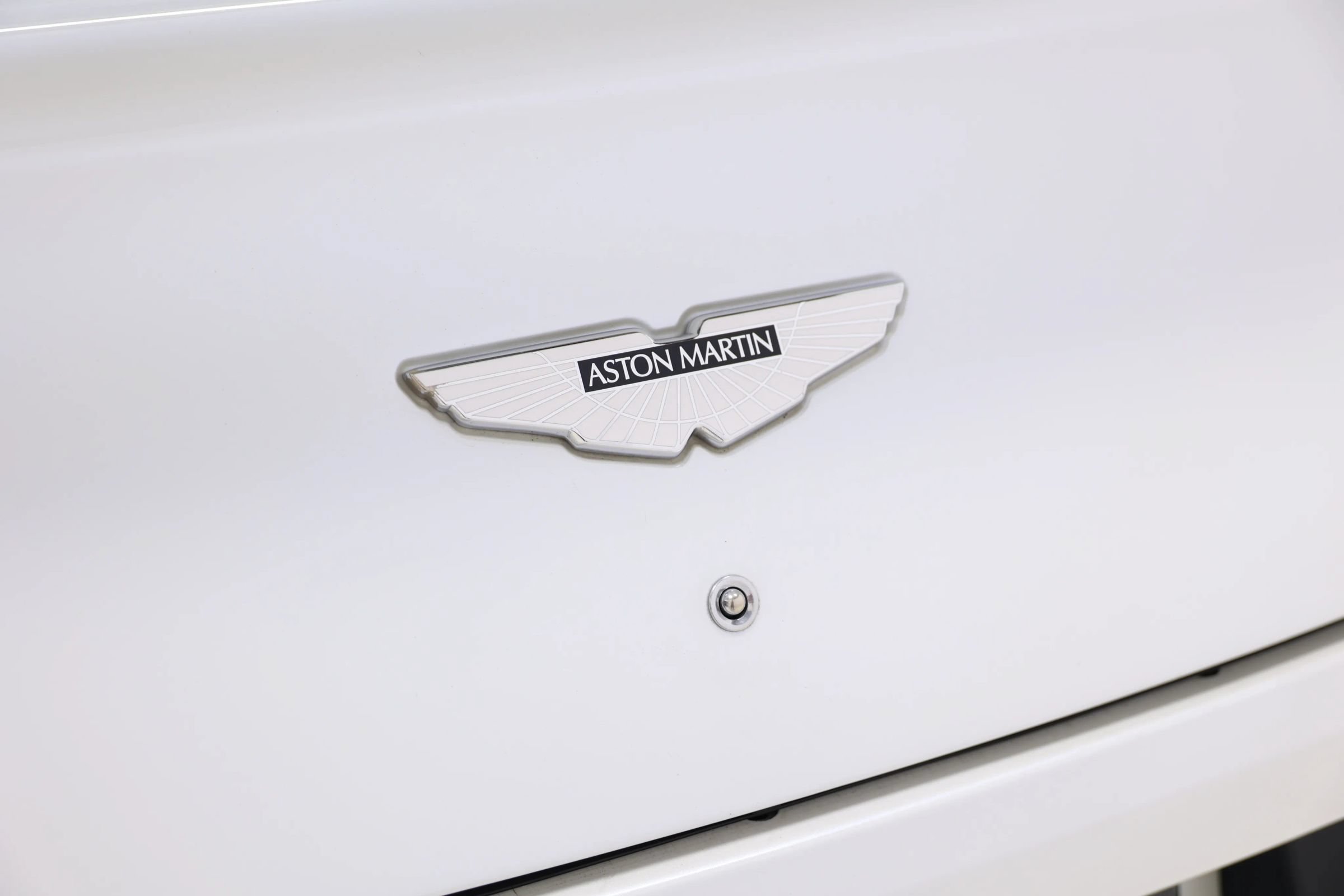 Used 2014 Aston Martin Vanquish Volante RWD image 65