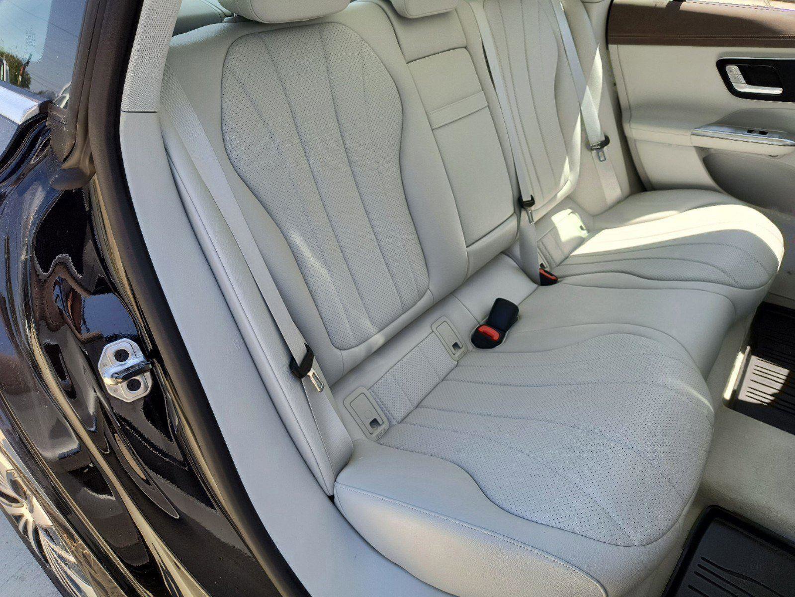 New 2023 Mercedes-Benz EQE 350+ 4MATIC Sedan image 23