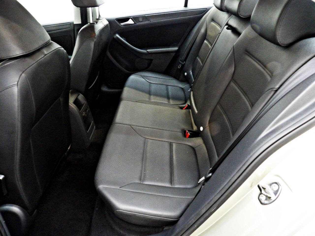 Used 2014 Volkswagen Jetta SE FWD image 10
