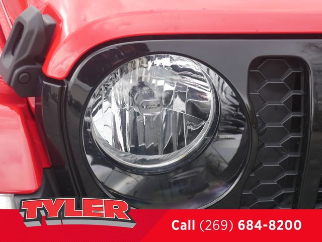 Certified 2022 Jeep Gladiator Willys image 10