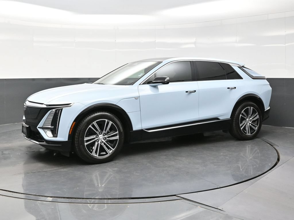 Certified 2024 Cadillac Lyriq Luxury AWD/4WD image 3