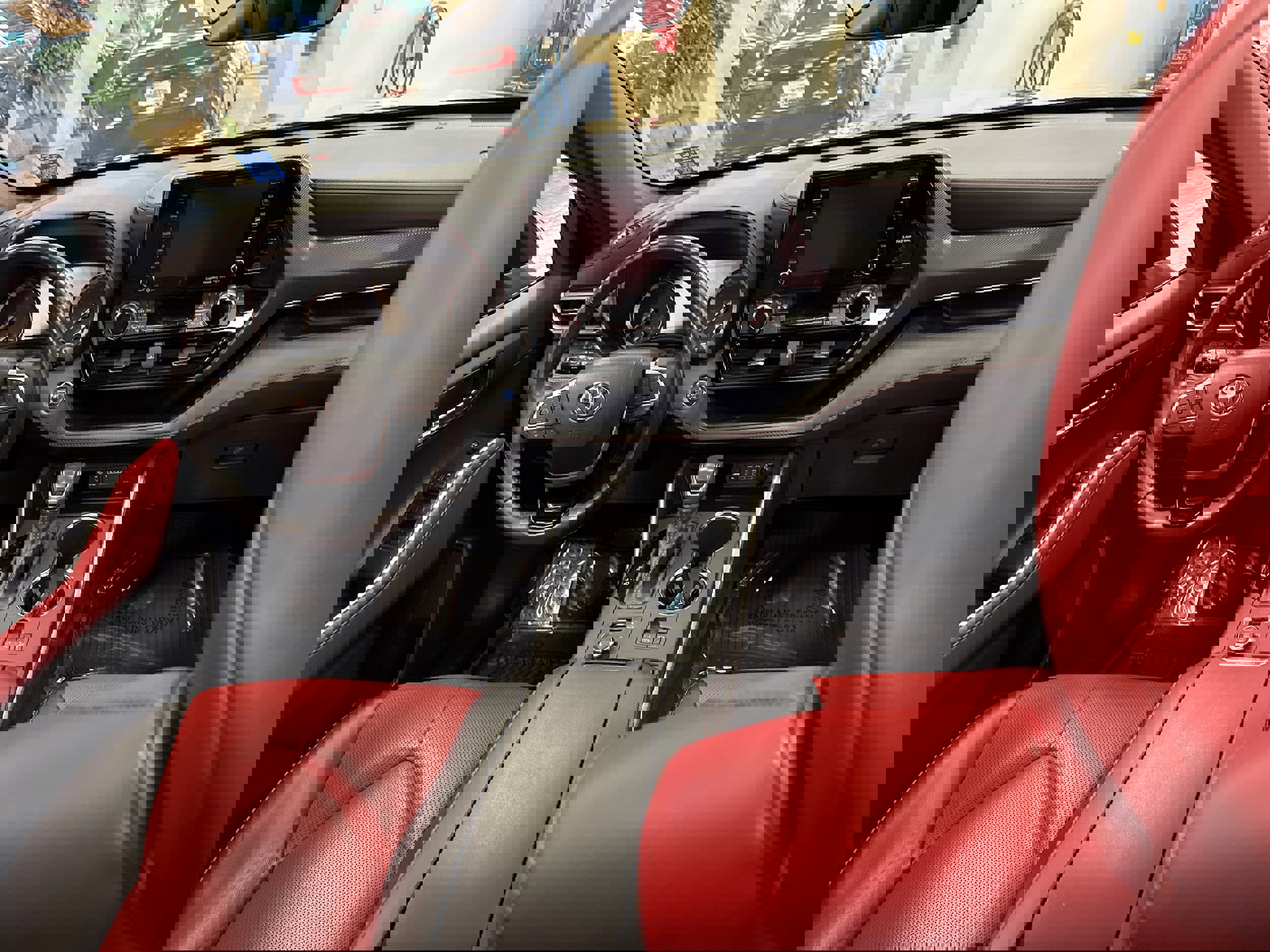 Used 2022 Toyota Highlander XSE image 22