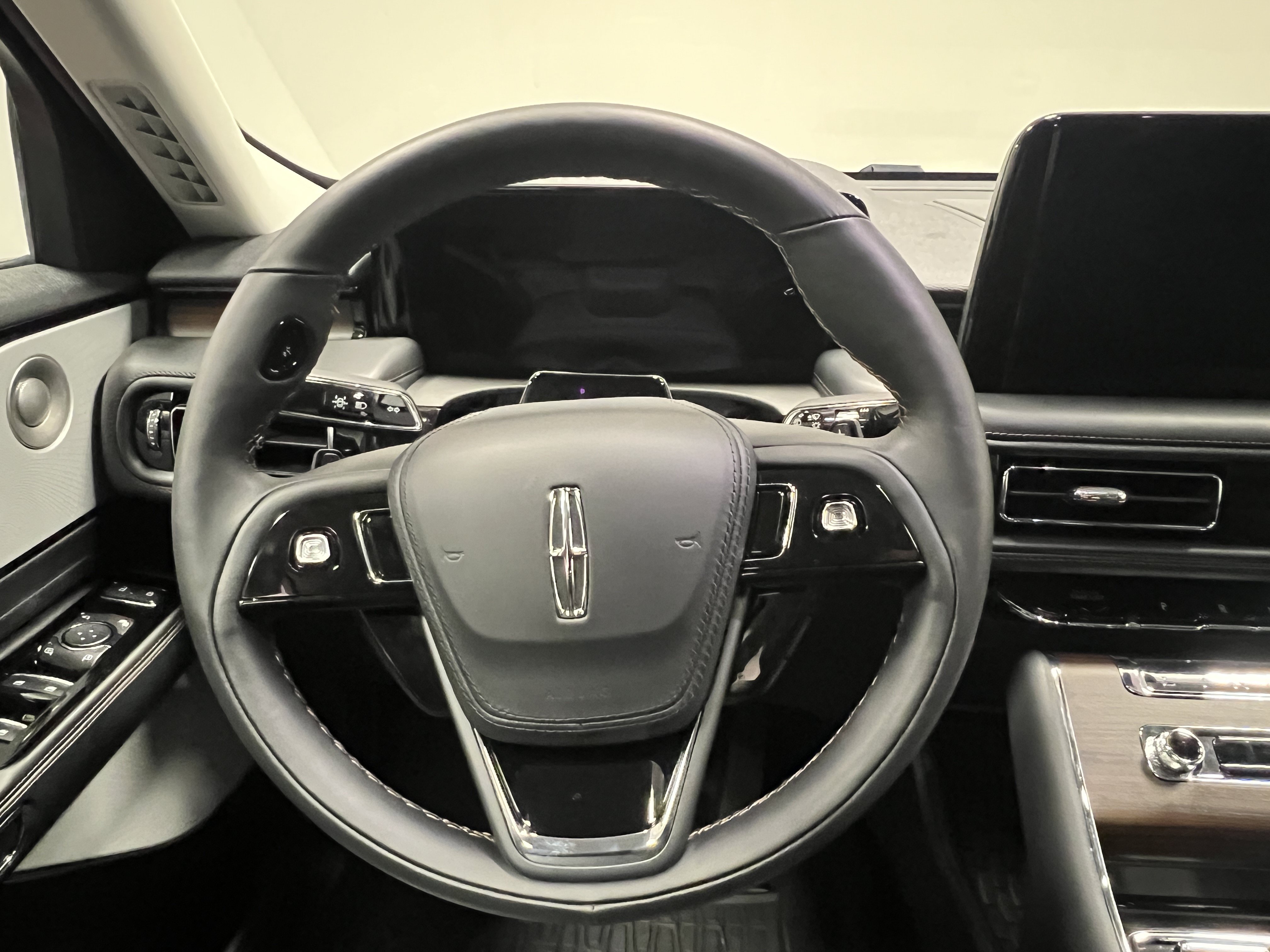 New 2025 Lincoln Aviator Reserve w/ Equipment Group 201A AWD/4WD image 14